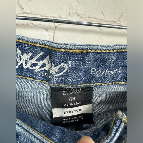 Mossimo Boyfriend Women’s Distressed Raw Hem stretch Jeans sz 4 27 - Picture 2 of 4